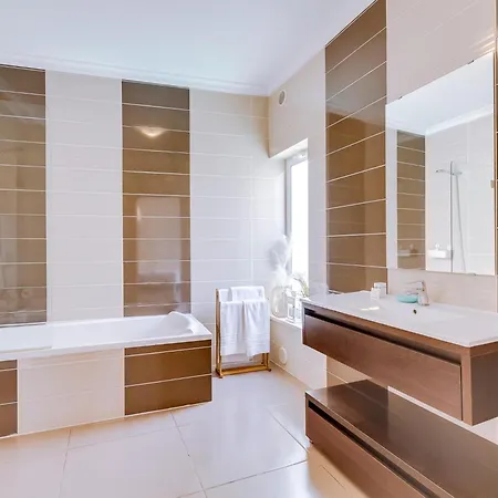 Monica With Private Pool And Jacuzzi * Quarteira