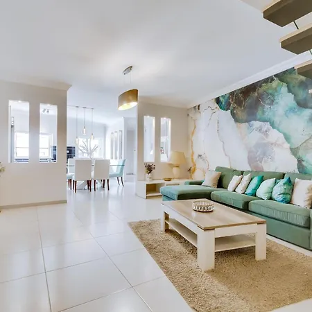 Monica With Private Pool And Jacuzzi Apartamento Quarteira